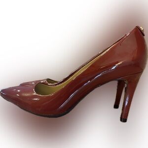 Michael Kors Flex Burgundy Heels, size 7